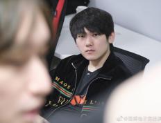  JackeyLove焦点对战，穆古鲁扎与70激战IG分钟，重要助攻胜负难料！观众掌声雷动